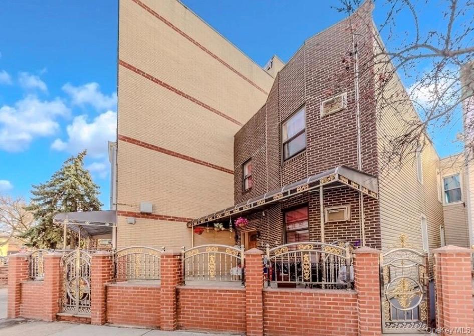 Single Family Glover Street  Bronx, NY 10462, MLS-1045181-2