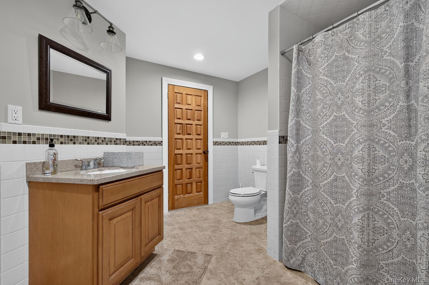 Single Family Dorchester Drive  Nassau County, NY 11545, MLS-1045194-26