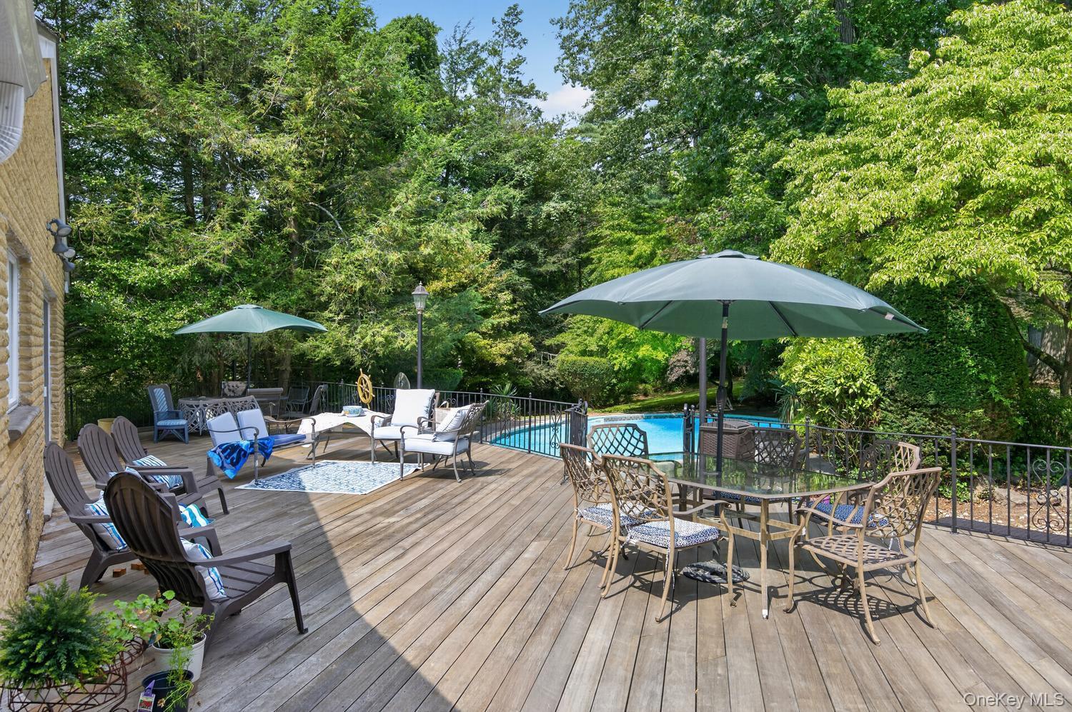 Single Family Dorchester Drive  Nassau County, NY 11545, MLS-1045194-32
