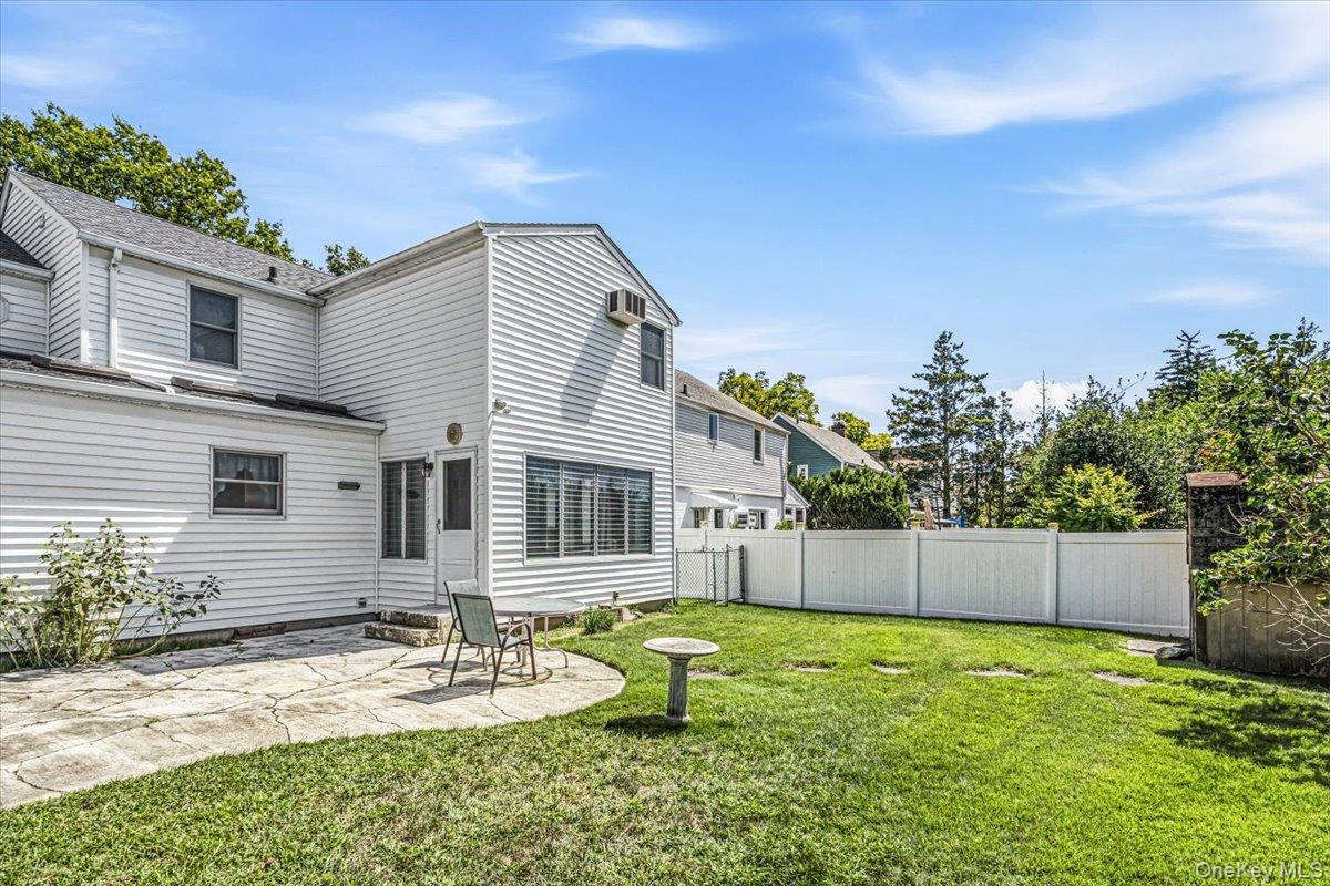 Single Family Rockville Drive  Nassau County, NY 11510, MLS-1045207-28