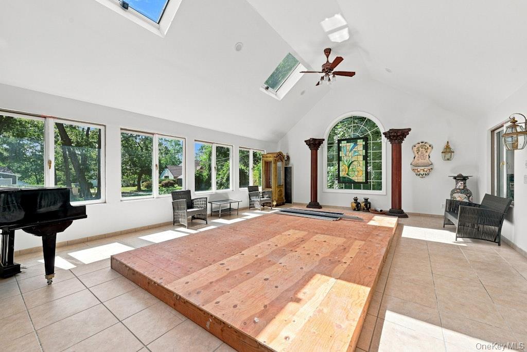 Single Family Private Road Suffolk County, NY 11933, MLS-1045233-23