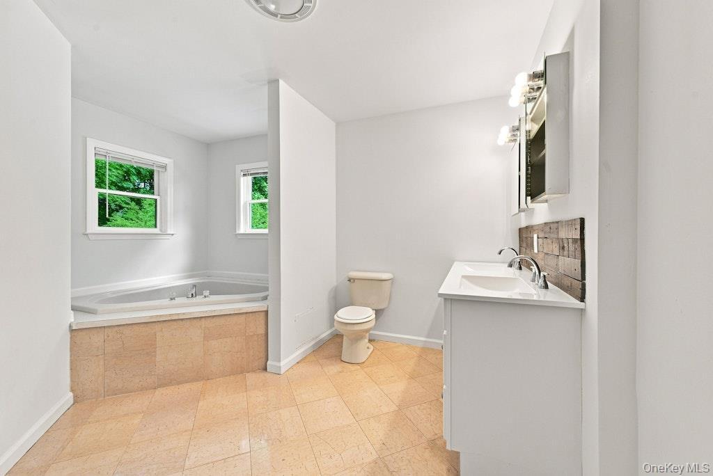 Single Family Private Road Suffolk County, NY 11933, MLS-1045233-33