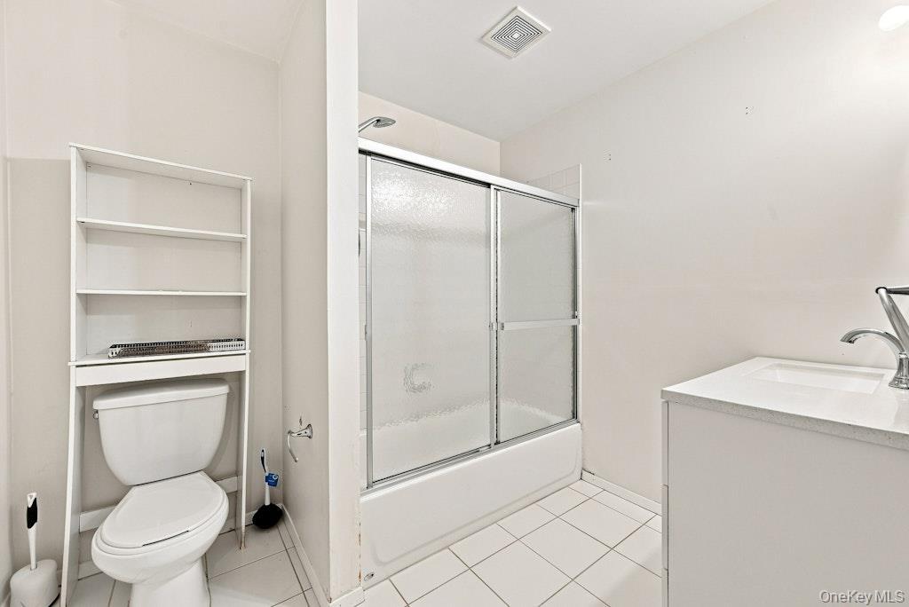 Single Family Private Road Suffolk County, NY 11933, MLS-1045233-39