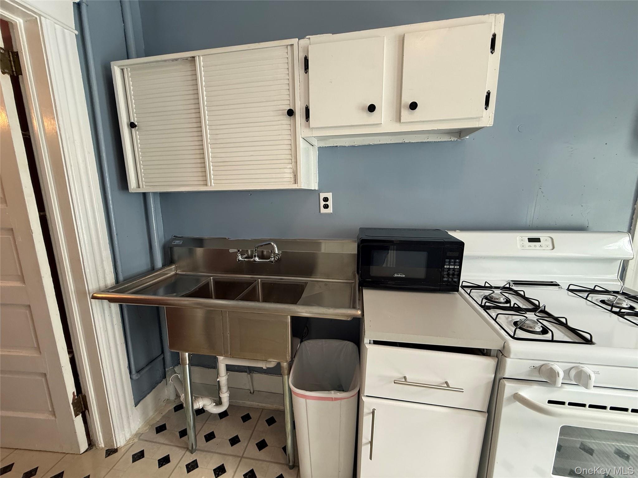 Single Family Lent Street Dutchess County, NY 12601, MLS-1045237-18