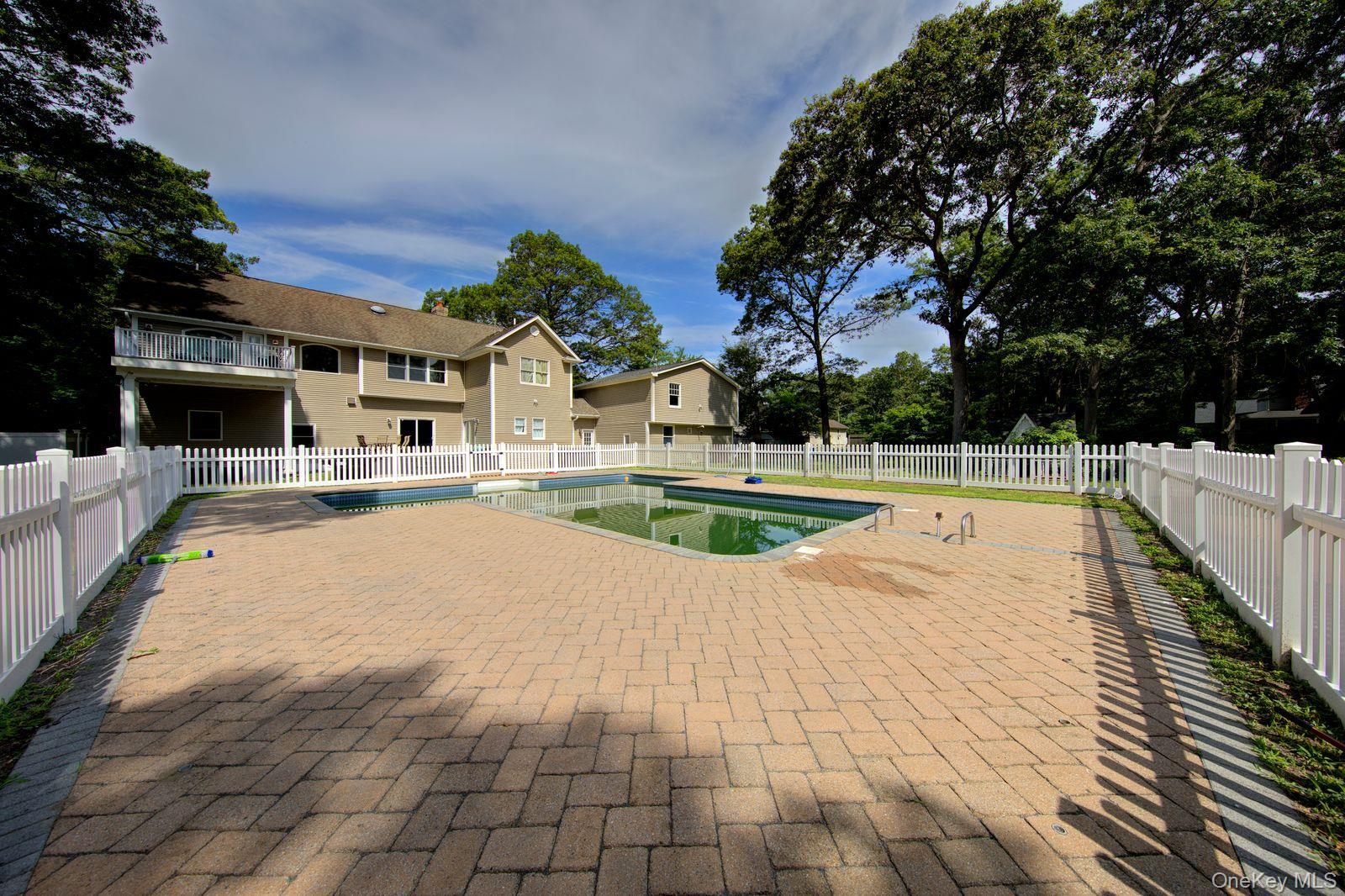 Single Family Chestnut Street Suffolk County, NY 11766, MLS-1045245-29