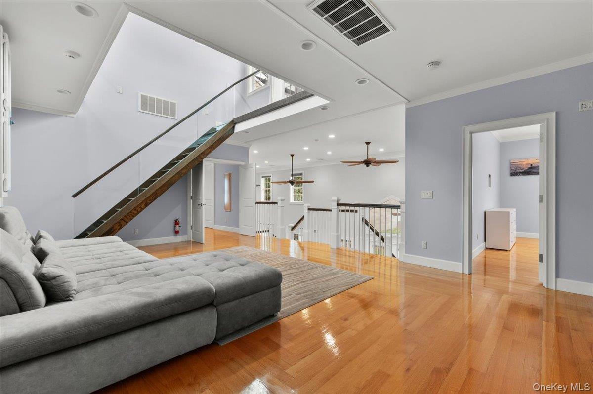 Single Family Newtown Road Suffolk County, NY 11946, MLS-1045249-17