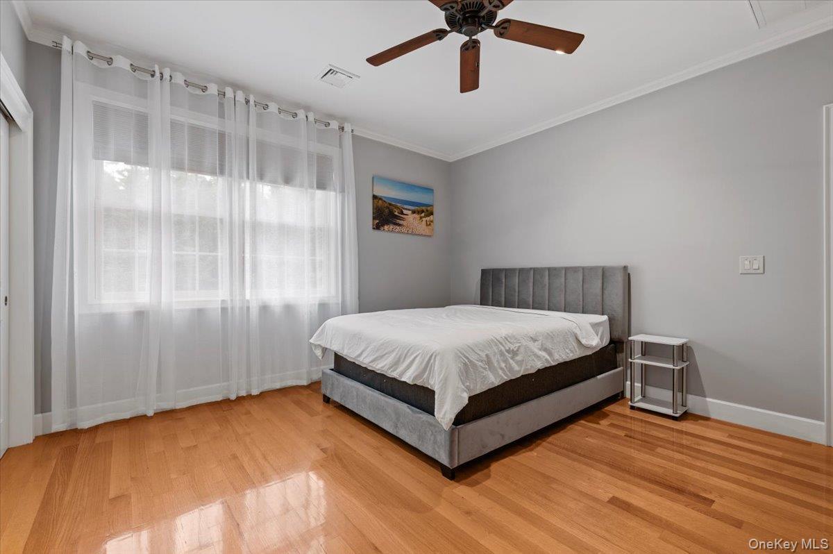 Single Family Newtown Road Suffolk County, NY 11946, MLS-1045249-23