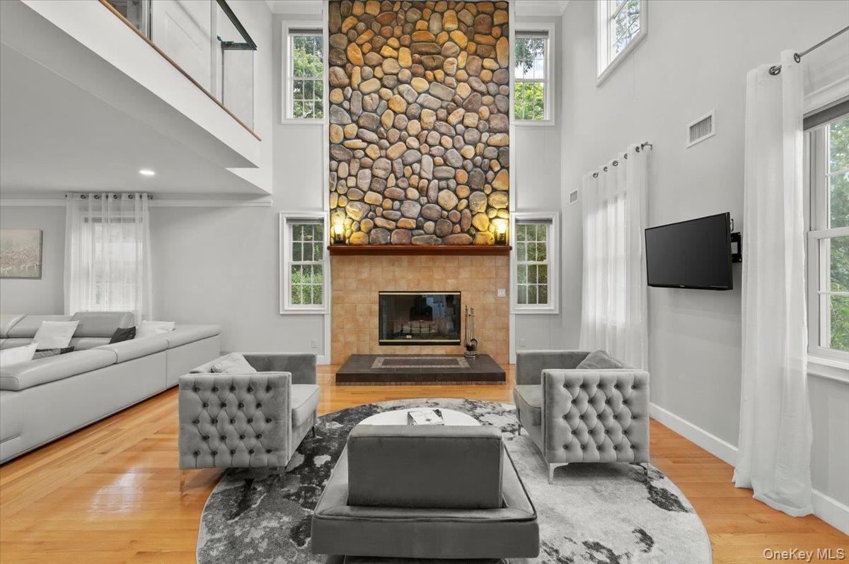 Single Family Newtown Road Suffolk County, NY 11946, MLS-1045249-6