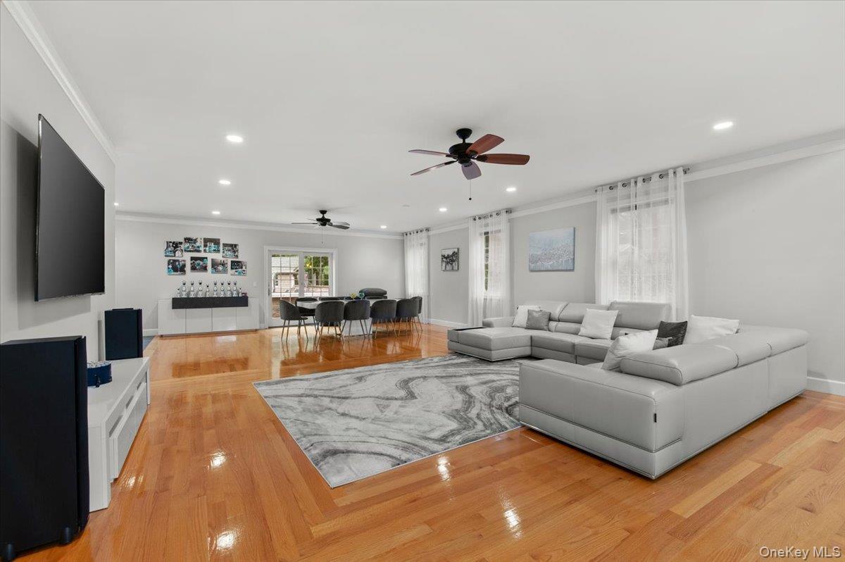 Single Family Newtown Road Suffolk County, NY 11946, MLS-1045249-7