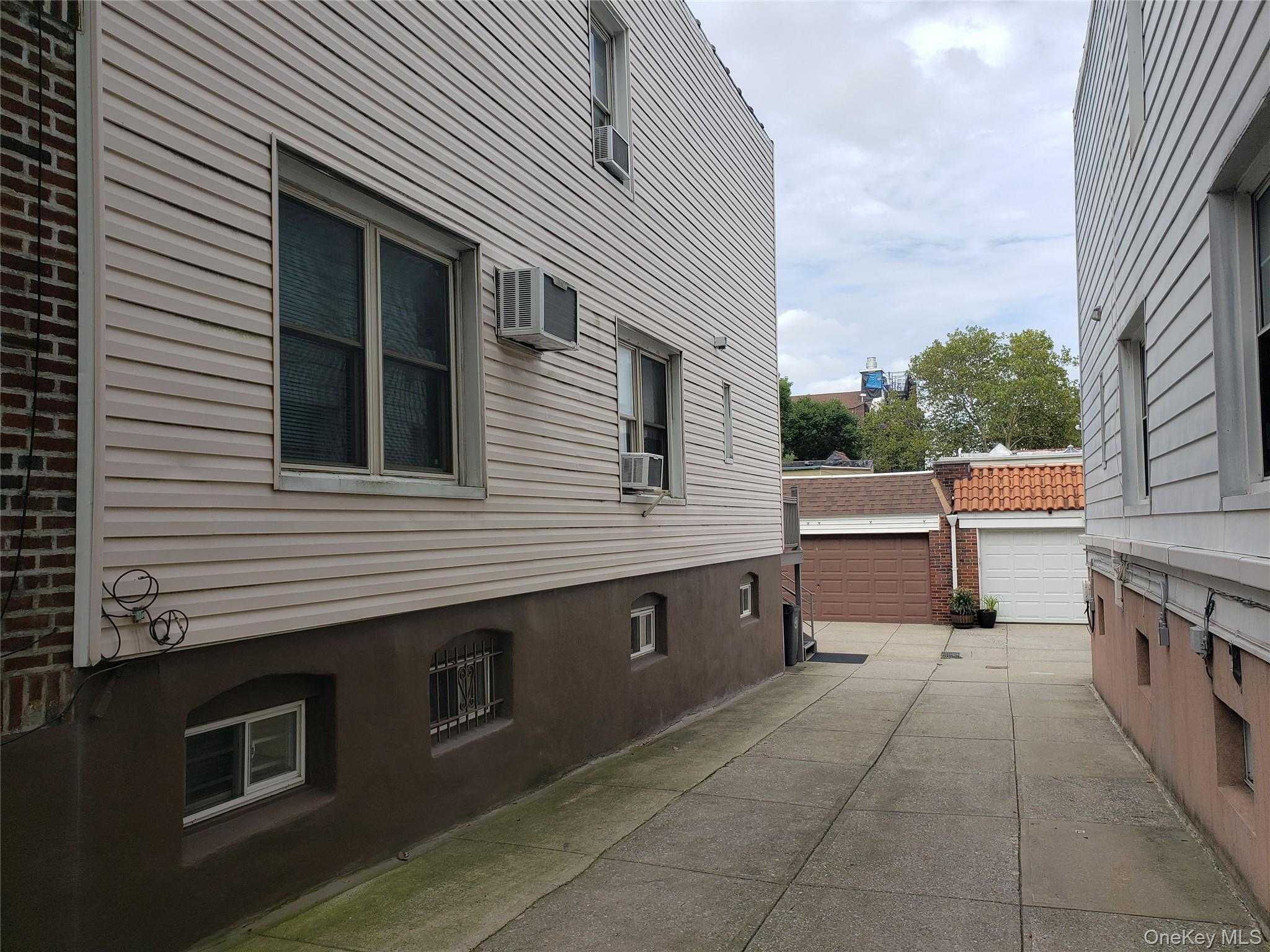 Single Family Union Turnpike Queens, NY 11385, MLS-1045250-2