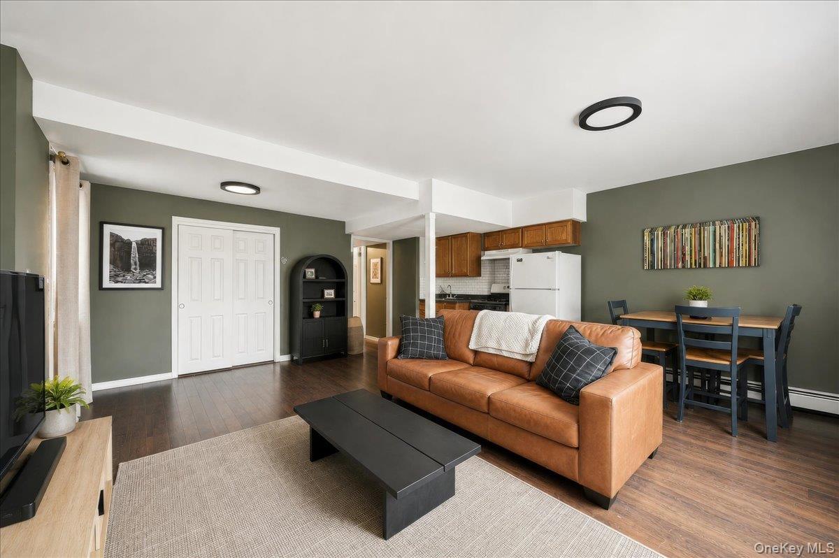Single Family Hollywood Avenue  Bronx, NY 10461, MLS-1045263-10