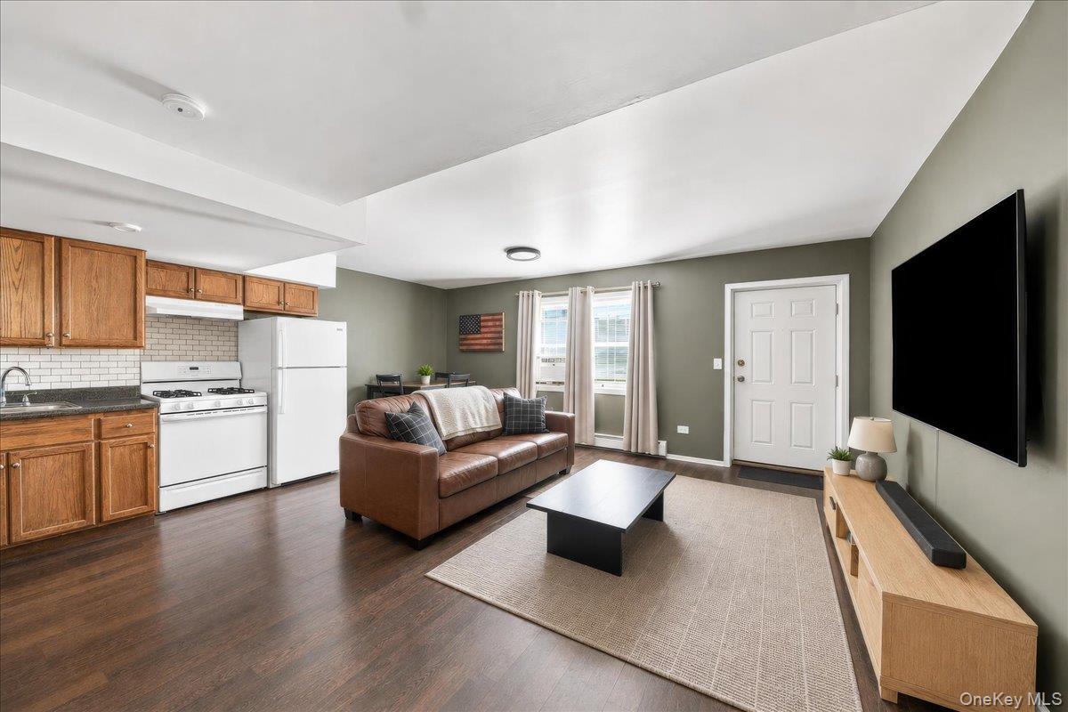 Single Family Hollywood Avenue  Bronx, NY 10461, MLS-1045263-11