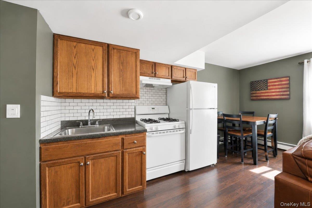 Single Family Hollywood Avenue  Bronx, NY 10461, MLS-1045263-13
