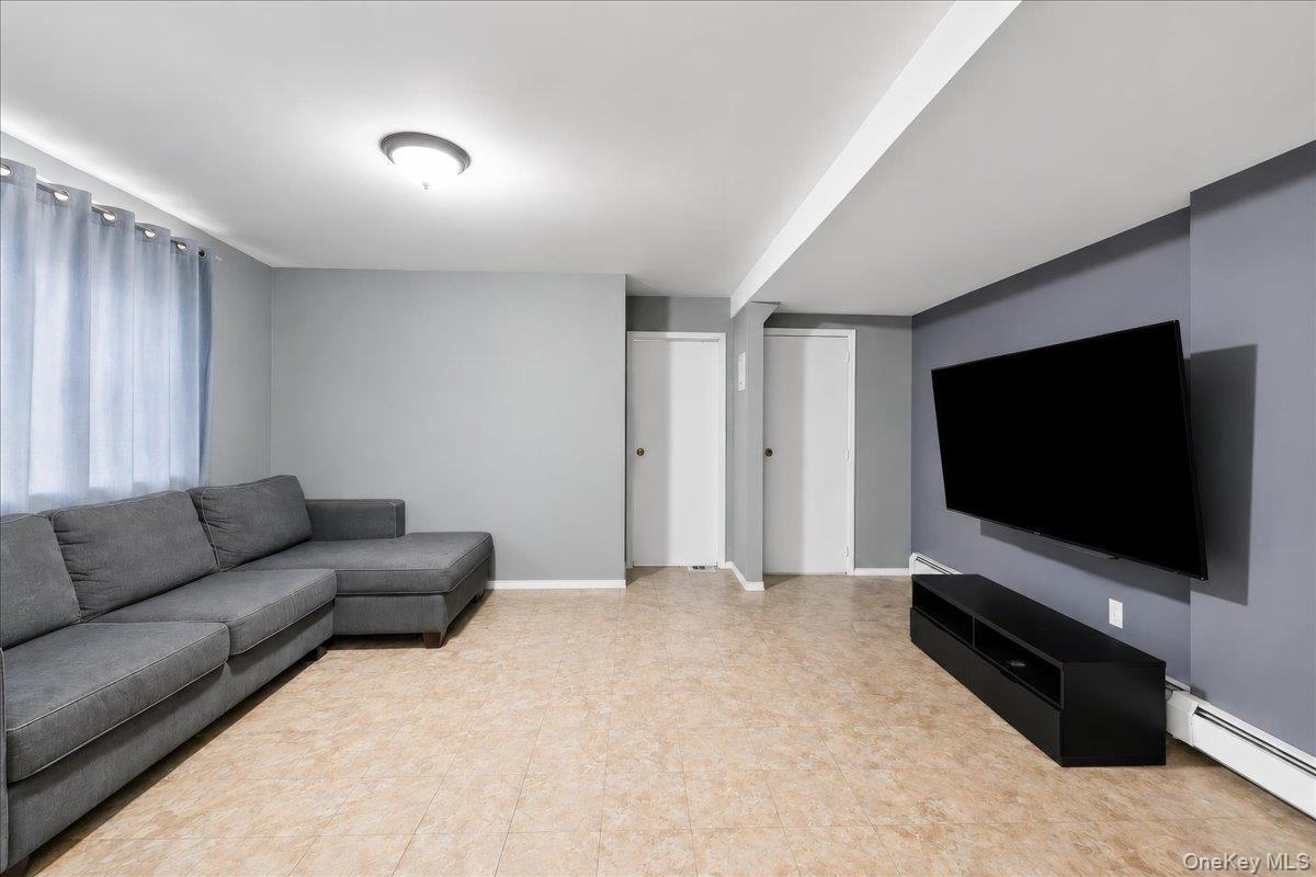 Single Family Hollywood Avenue  Bronx, NY 10461, MLS-1045263-15