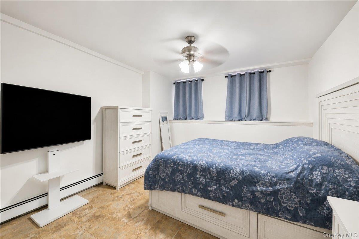 Single Family Hollywood Avenue  Bronx, NY 10461, MLS-1045263-17