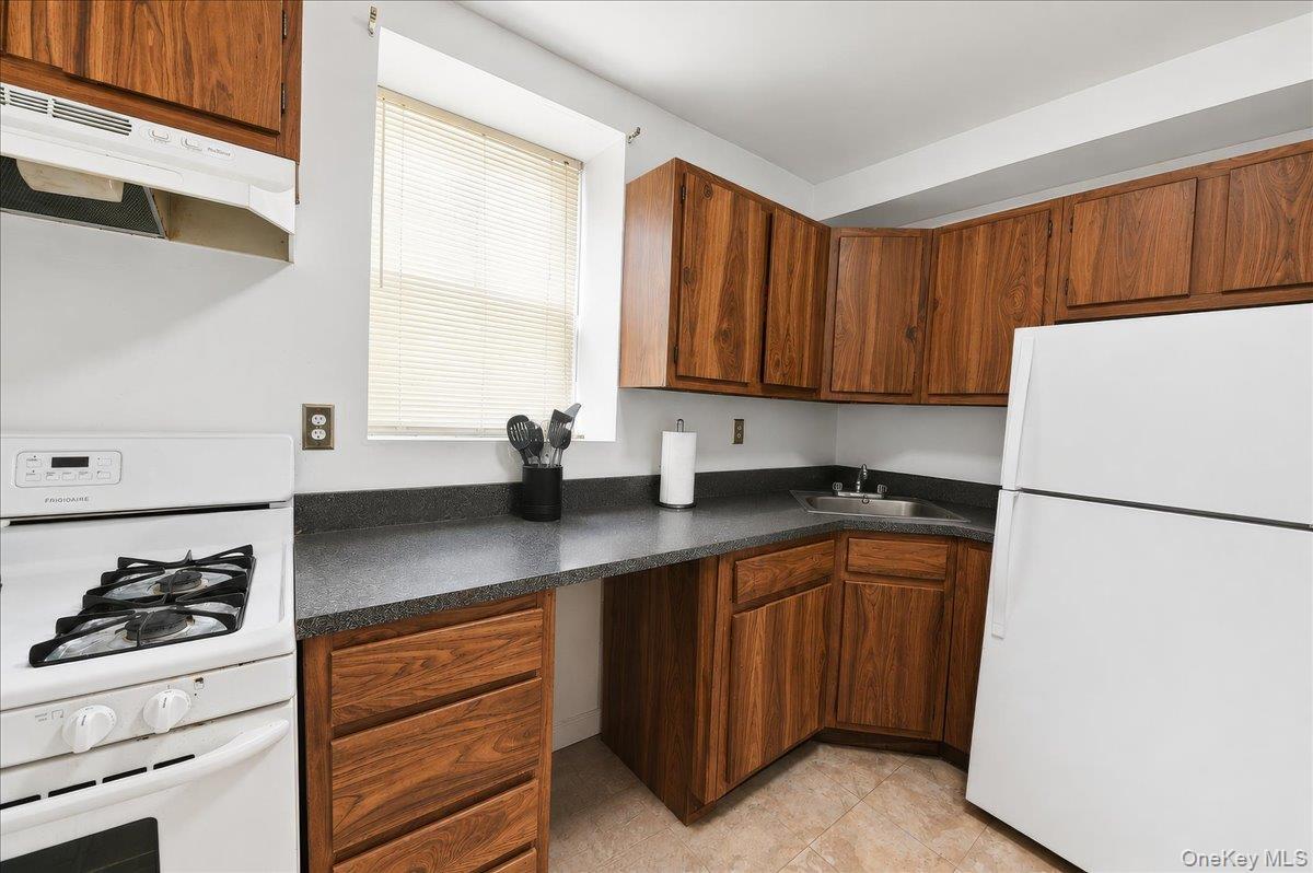 Single Family Hollywood Avenue  Bronx, NY 10461, MLS-1045263-19