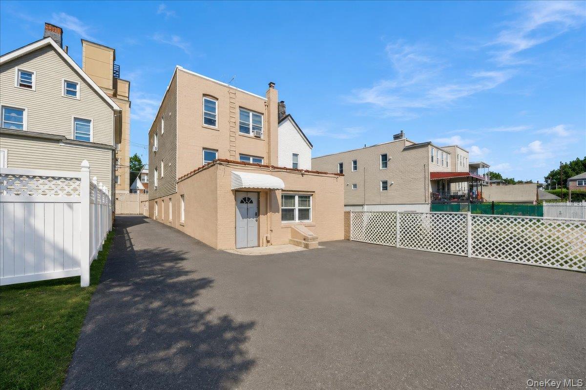 Single Family Hollywood Avenue  Bronx, NY 10461, MLS-1045263-25