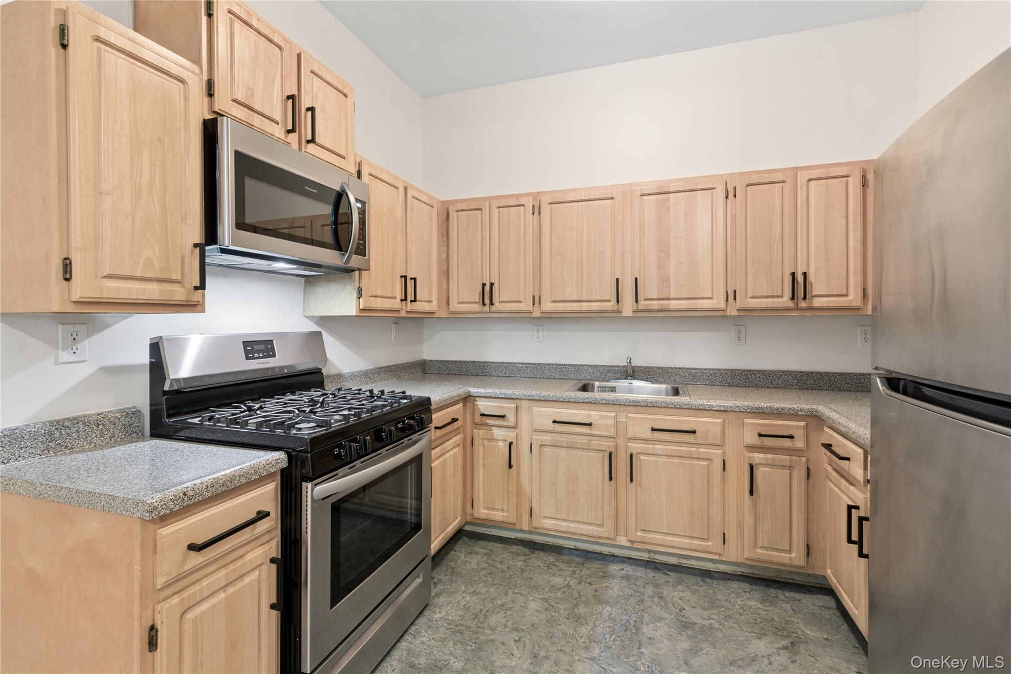 Apartment Amsterdam Avenue  Manhattan, NY 10027, MLS-1045272-3