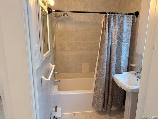 Single Family E 216th Street Bronx, NY 10469, MLS-1045273-12