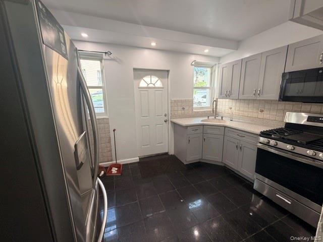 Single Family E 216th Street Bronx, NY 10469, MLS-1045273-3