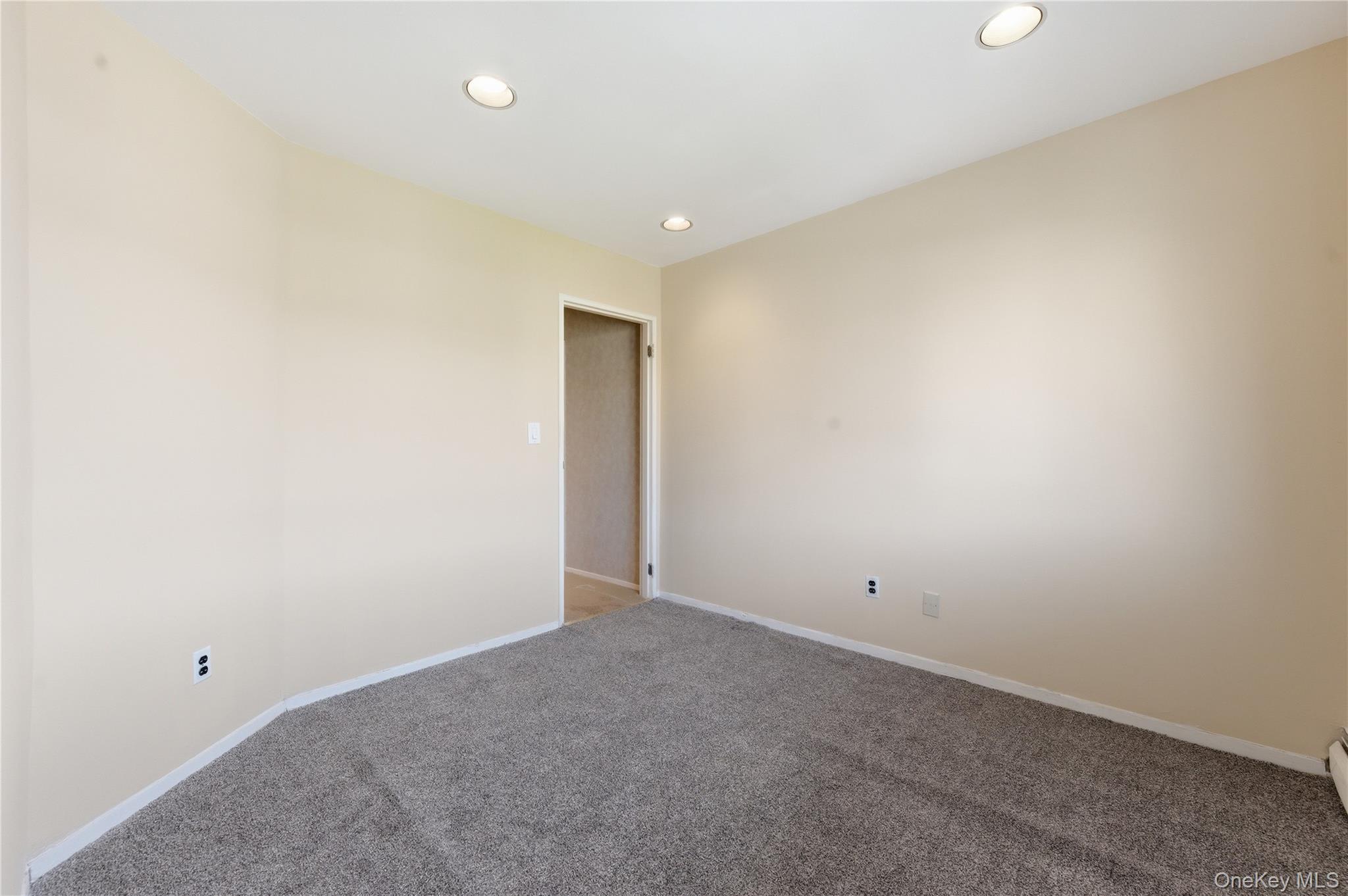Single Family Sally Lane Nassau County, NY 11572, MLS-1045278-12