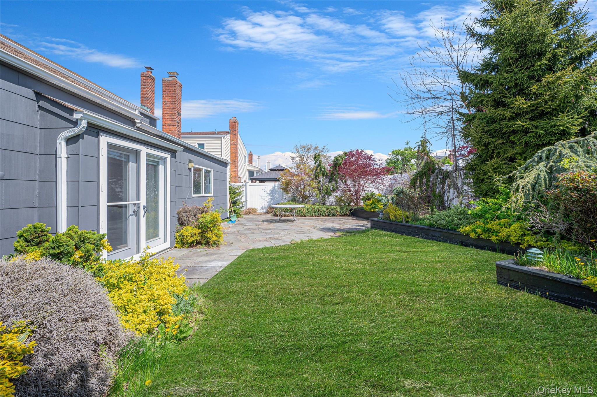 Single Family Sally Lane Nassau County, NY 11572, MLS-1045278-31