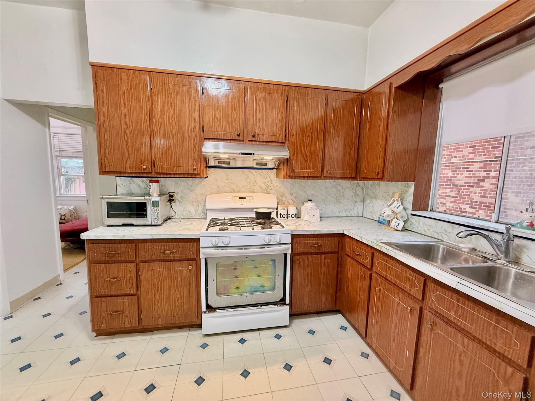 Single Family 118th Street Queens, NY 11419, MLS-1045290-14
