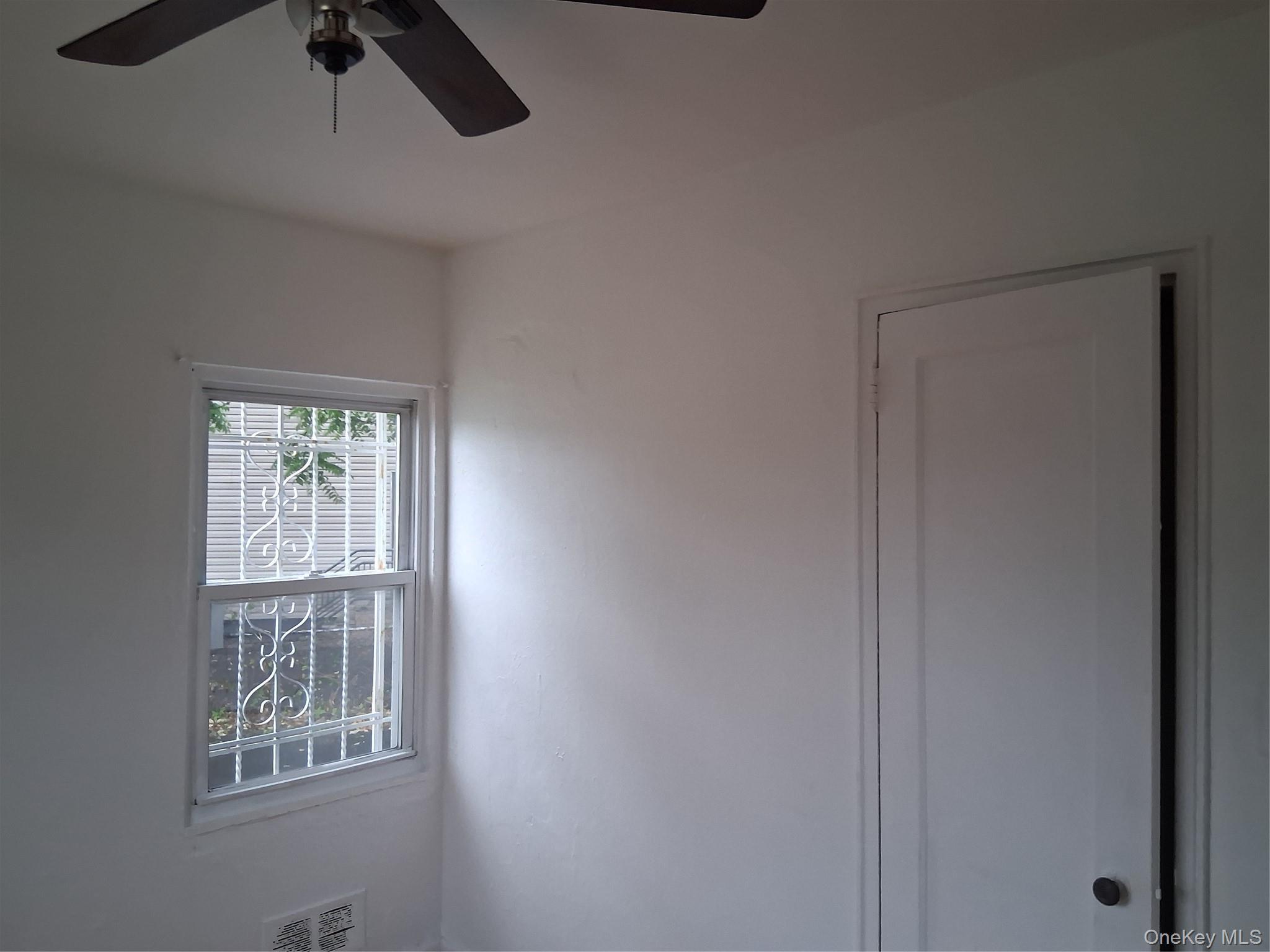 Single Family 147th Avenue Queens, NY 11422, MLS-1045299-4