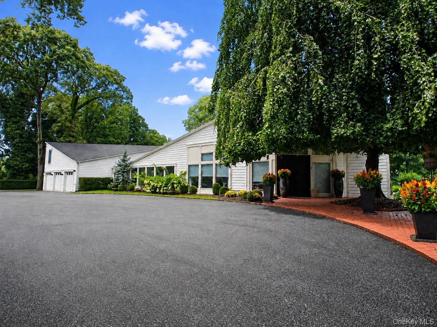 Single Family Carol Lane Nassau County, NY 11545, MLS-1045340-2