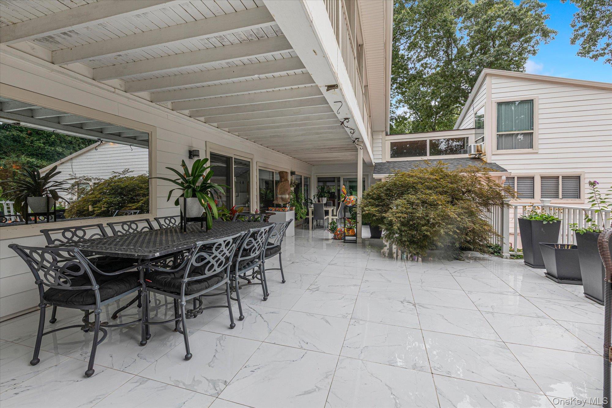 Single Family Carol Lane Nassau County, NY 11545, MLS-1045340-33