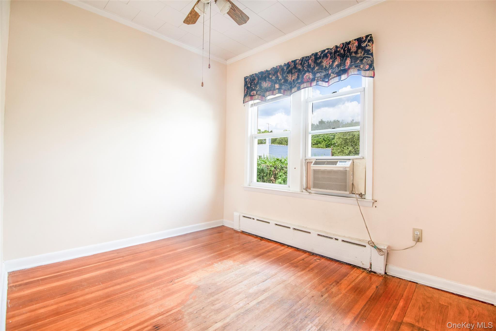 Single Family Hollywood Avenue Bronx, NY 10465, MLS-1045353-10