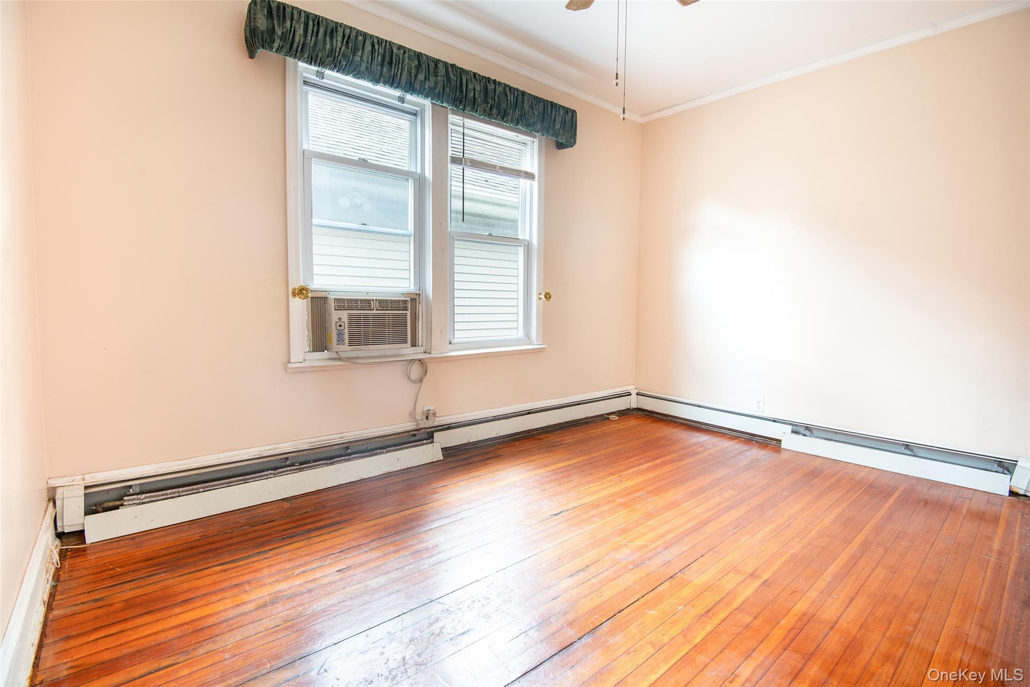 Single Family Hollywood Avenue Bronx, NY 10465, MLS-1045353-12