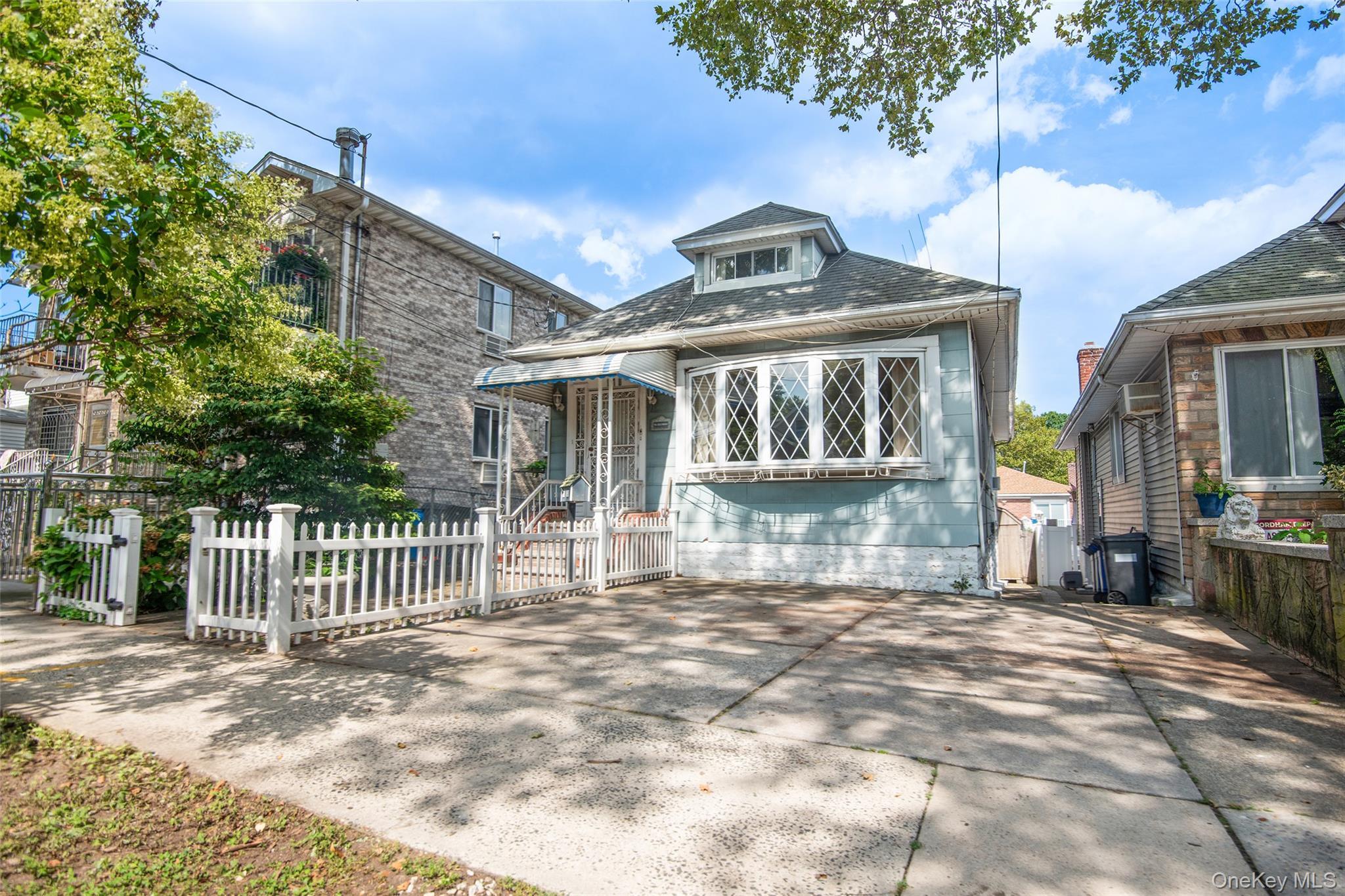 Single Family Hollywood Avenue Bronx, NY 10465, MLS-1045353-3