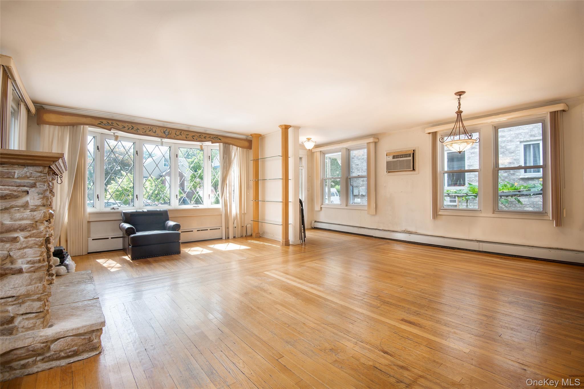 Single Family Hollywood Avenue Bronx, NY 10465, MLS-1045353-5