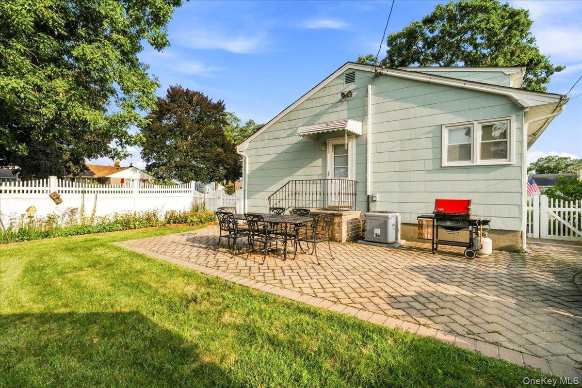 Single Family Meadow Lane Nassau County, NY 11783, MLS-1045377-12