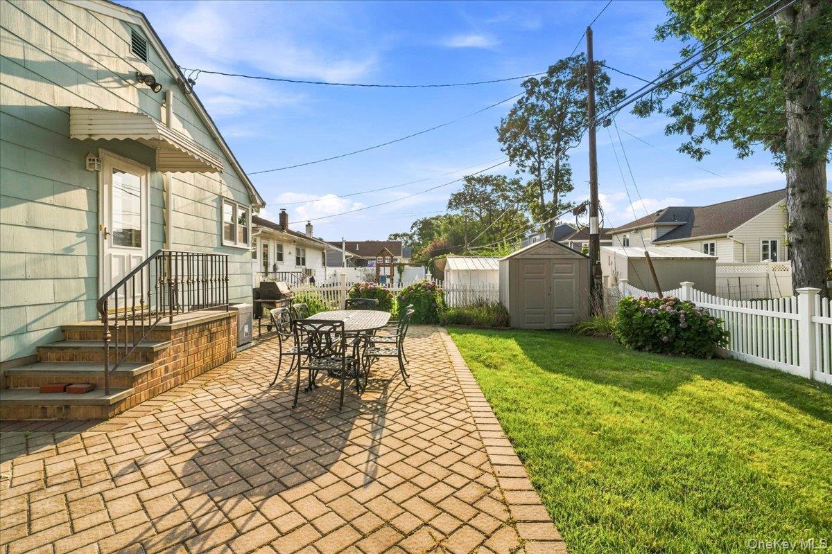 Single Family Meadow Lane Nassau County, NY 11783, MLS-1045377-15