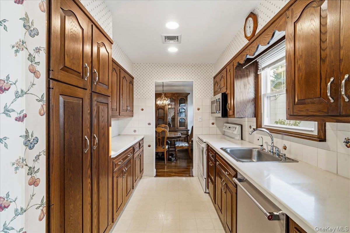 Single Family Meadow Lane Nassau County, NY 11783, MLS-1045377-19
