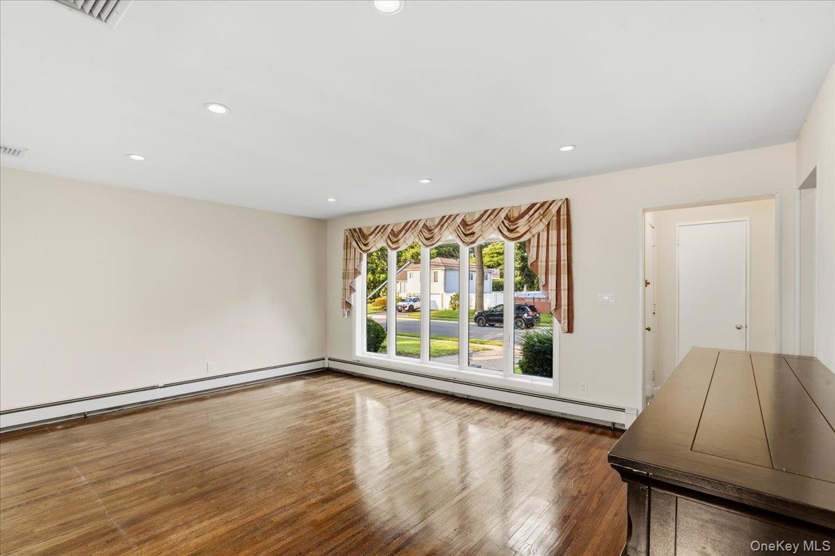Single Family Meadow Lane Nassau County, NY 11783, MLS-1045377-22