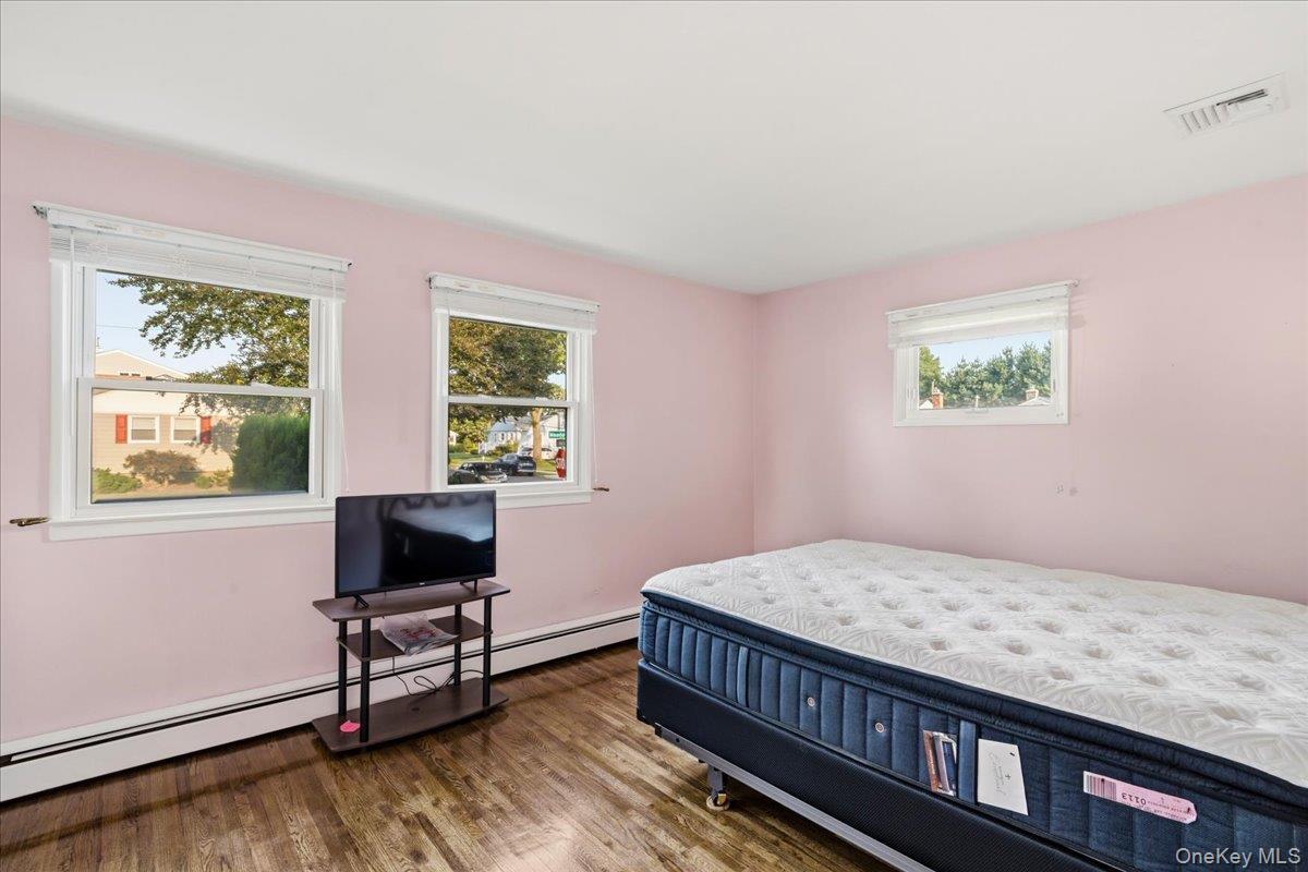Single Family Meadow Lane Nassau County, NY 11783, MLS-1045377-25