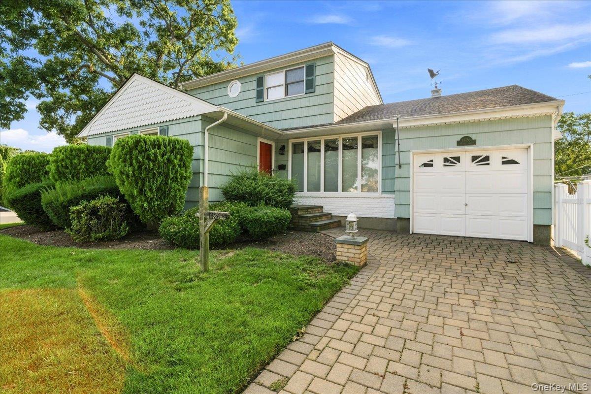 Single Family Meadow Lane Nassau County, NY 11783, MLS-1045377-8