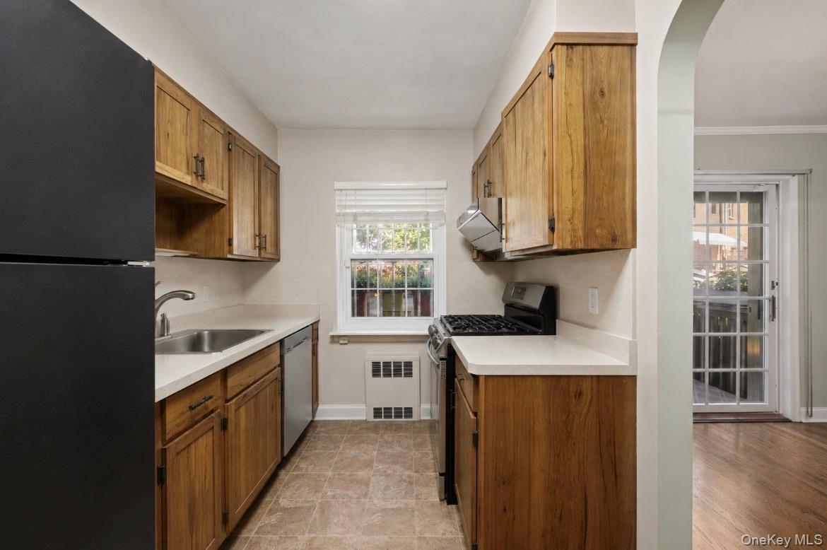 Single Family Furmanville Avenue  Queens, NY 11379, MLS-1045378-10