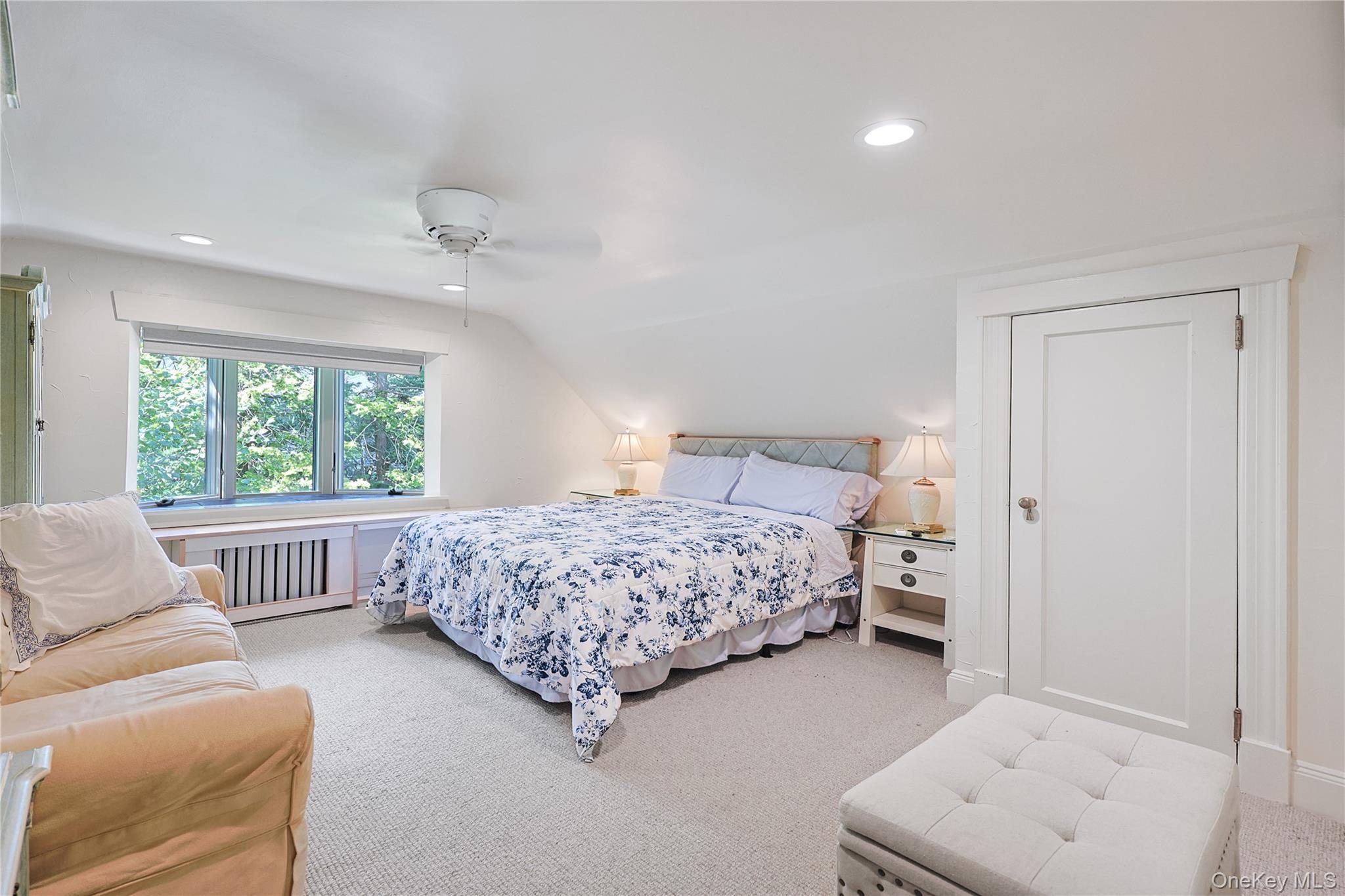 Single Family Crestwood Place Nassau County, NY 11024, MLS-1045396-14