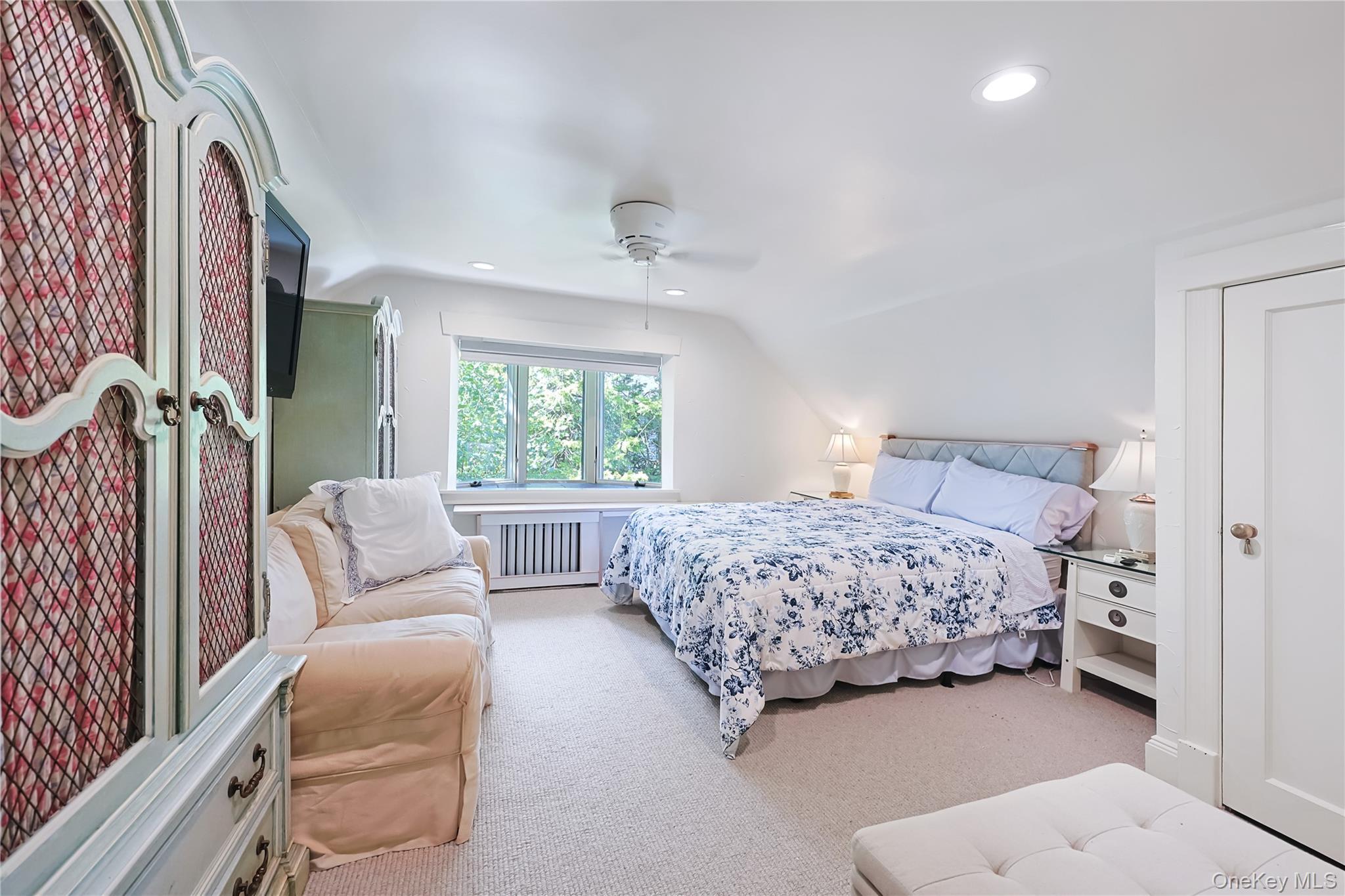 Single Family Crestwood Place Nassau County, NY 11024, MLS-1045396-15