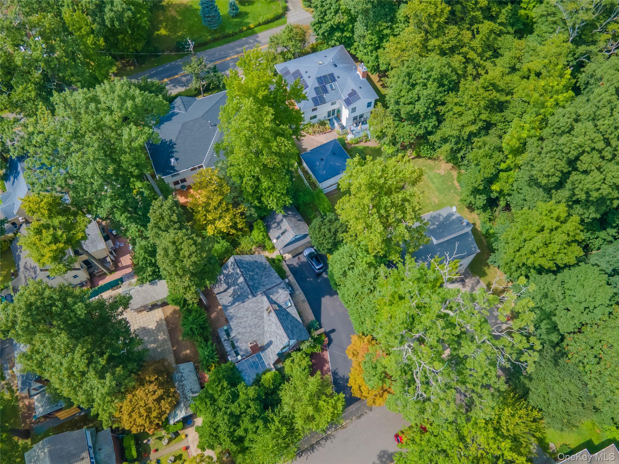 Single Family Crestwood Place Nassau County, NY 11024, MLS-1045396-20