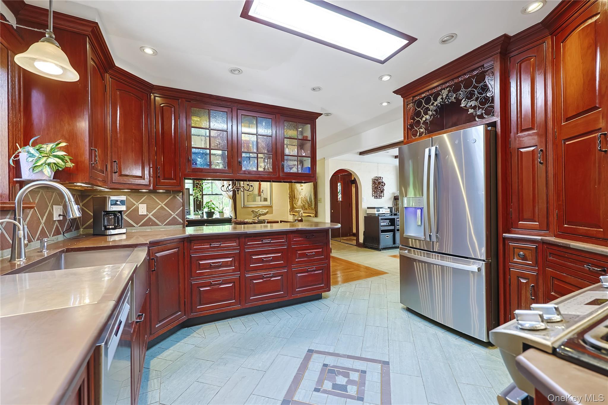 Single Family Crestwood Place Nassau County, NY 11024, MLS-1045396-6