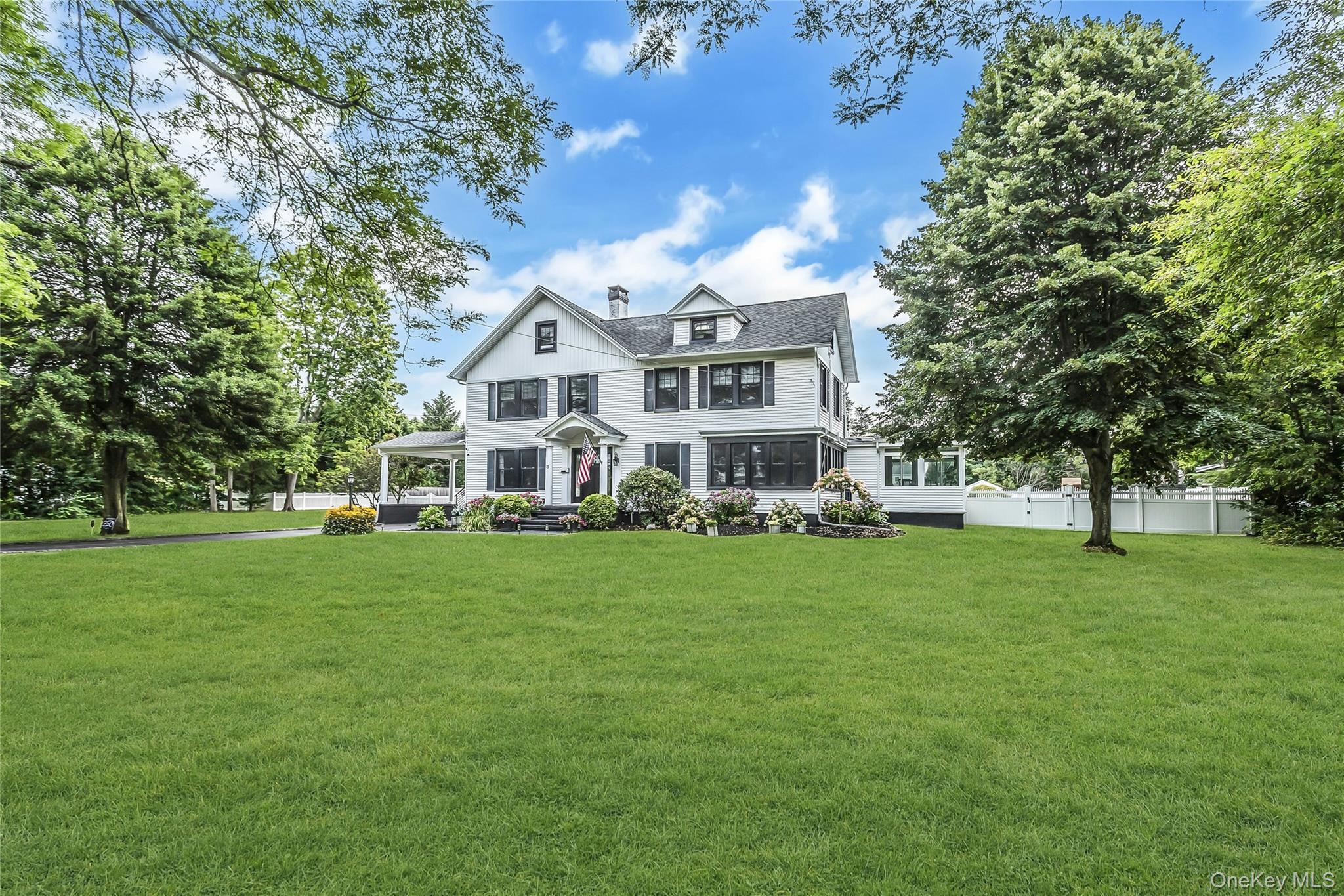 Single Family S Penataquit Avenue Suffolk County, NY 11706, MLS-1045401-2
