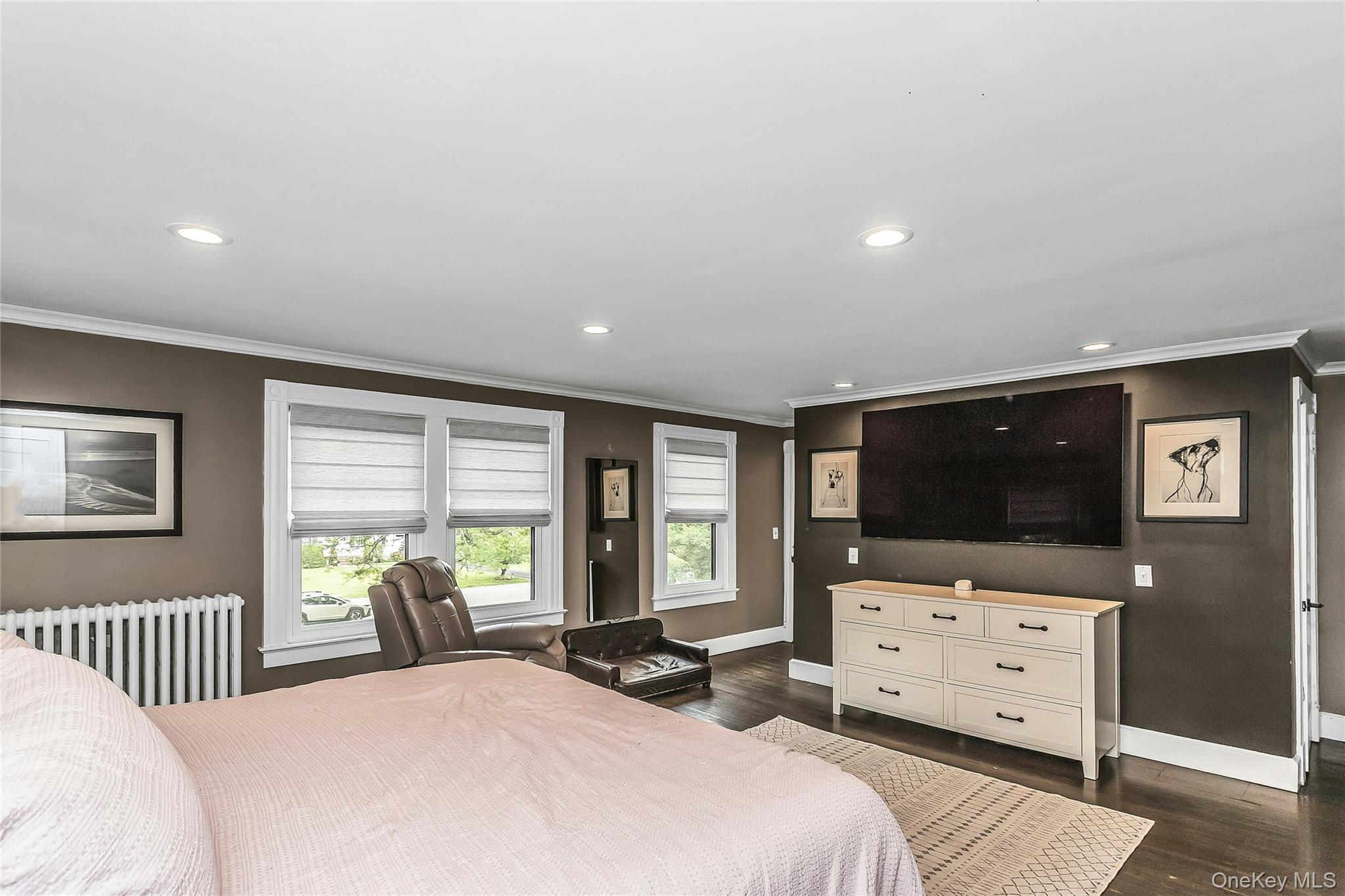 Single Family S Penataquit Avenue Suffolk County, NY 11706, MLS-1045401-26