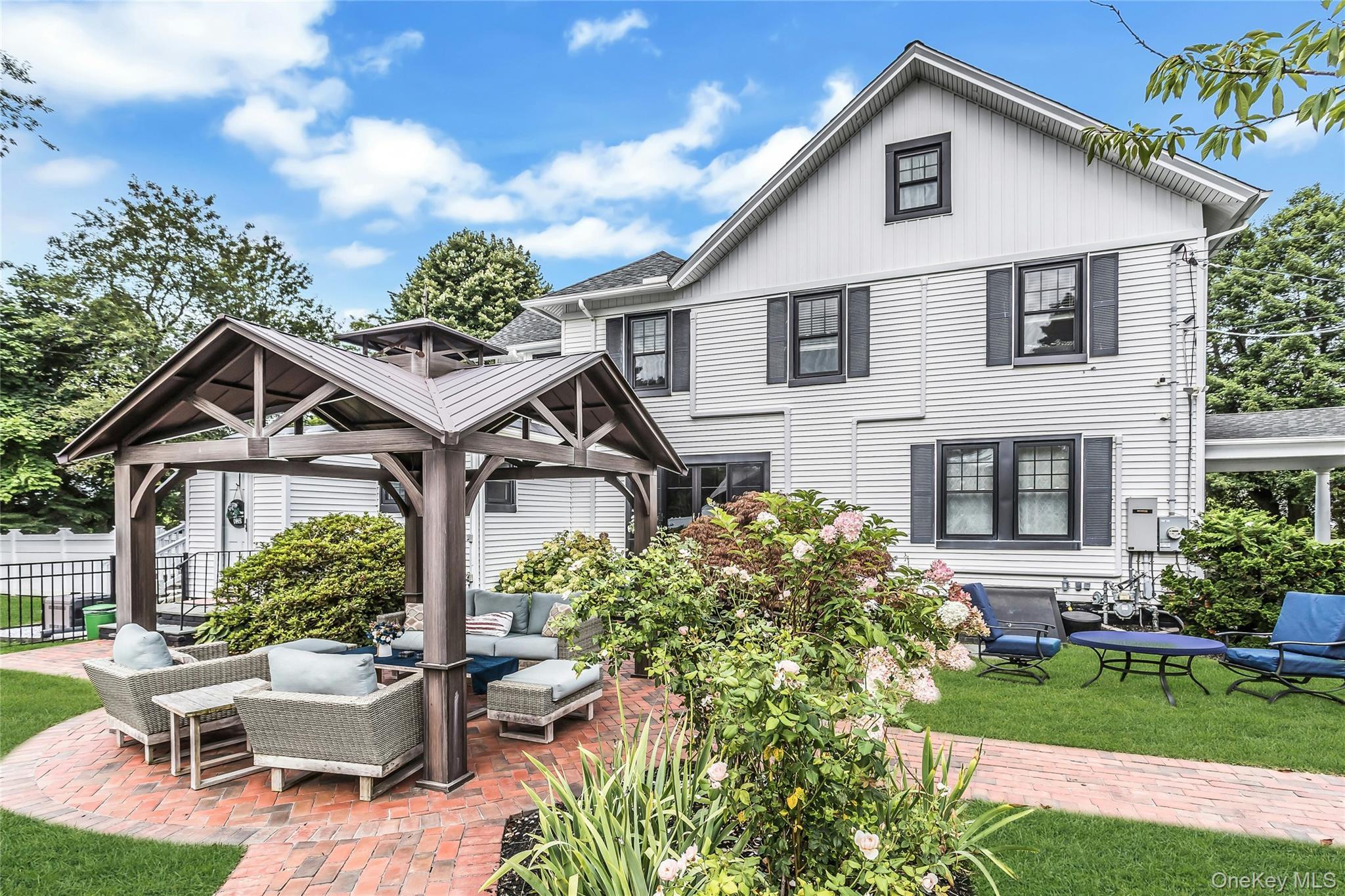 Single Family S Penataquit Avenue Suffolk County, NY 11706, MLS-1045401-36