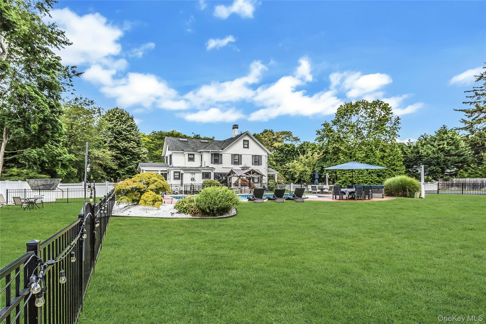 Single Family S Penataquit Avenue Suffolk County, NY 11706, MLS-1045401-39
