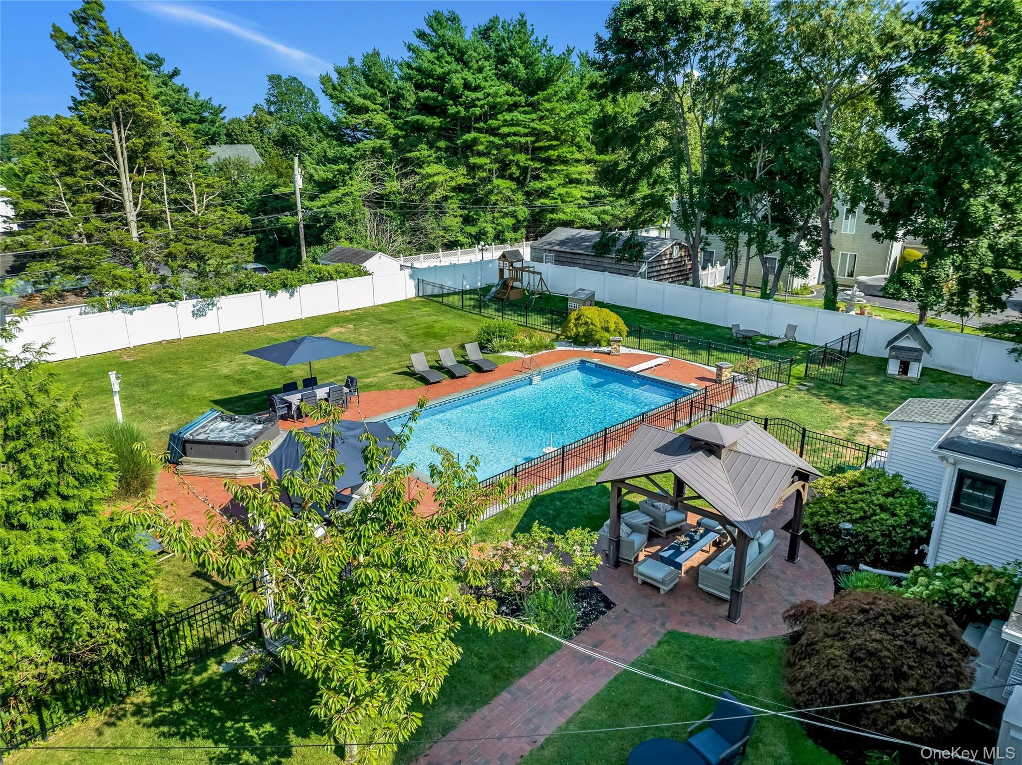 Single Family S Penataquit Avenue Suffolk County, NY 11706, MLS-1045401-42